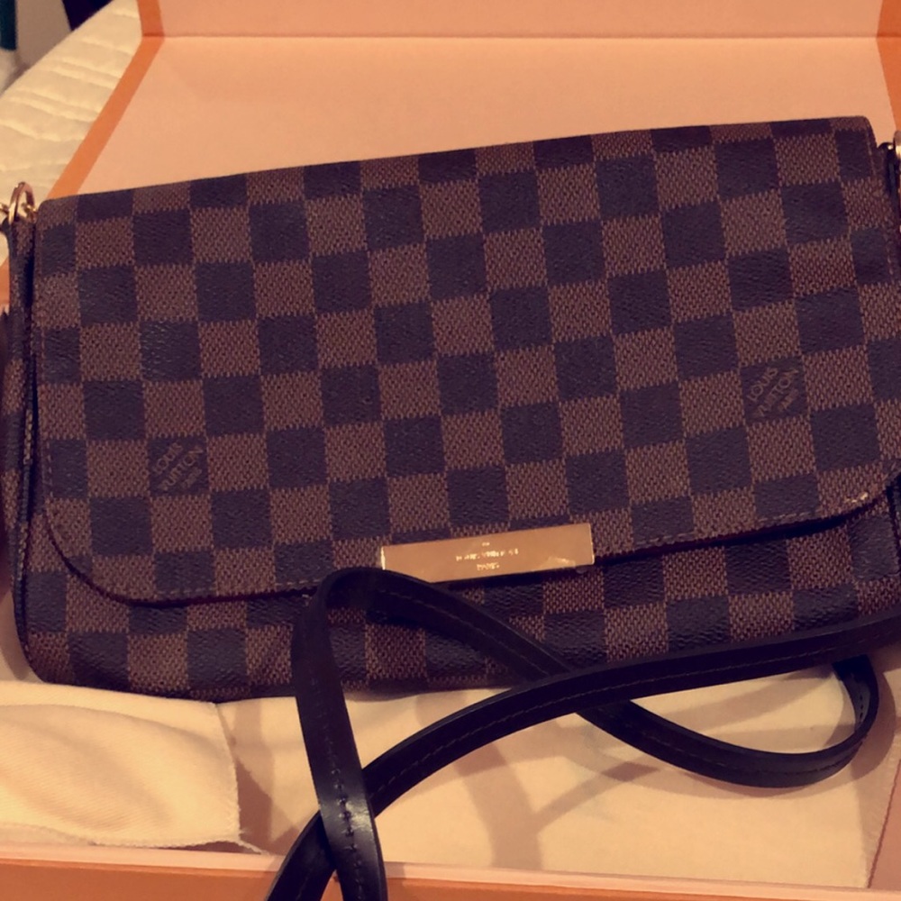 Excellent condition Louis Vuitton favorite